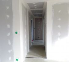 Ponçage en cours
Couloir