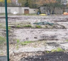 Terrain nettoy&eacute; en attente de viabilisation par le vendeur de terrain