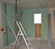 Placo plafond et murs exterieur en cours