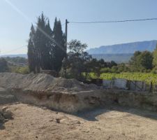 Le trou des fondations avance