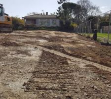 11 mars 2019 Fin de démolition le terrain est propre (pas de squelette sous la dalle !)