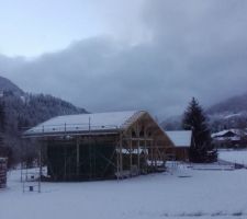 La Bistorte sous la neige : 5/8 cm &agrave; enlever sur la b&acirc;che