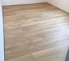 Parquet posé (il manque encore les plinthes)