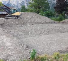 Terrassement, sol pierreux d'alluvions glaciaires.
