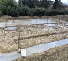 Fondations coul&eacute;es pendant la pluie : la piscine ...