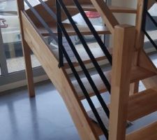 Visite chez "les escaliers Plasse" le fournisseur de notre constructeur , pour nous ce sera un escalier béton mais ils ont un très beau choix avec de belle plus-values...