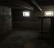 1er pièce de la cave qui s?etend Sous le salon et la chambre 1 et 2