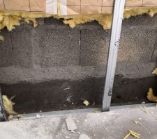 Photo Chambre &eacute;tage apr&egrave;s avoir enlev&eacute;e toute l'isolation + placo car imbib&eacute;s d'eau