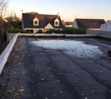 1ere couche de l'étanchéité de la toiture terrasse