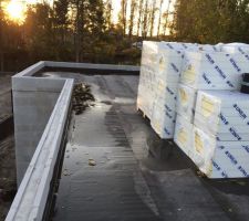 Isolant de 100mm avant la pose de la menbrane