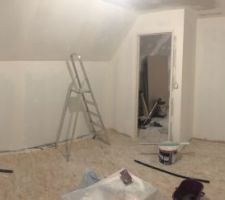 1iere couche de peinture Chambre 1