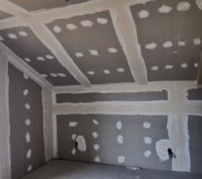 Bande &agrave; joint placo
Vu sur la chambre parentale