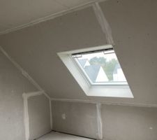 Placo isolant sur les murs
Chambre &eacute;tage