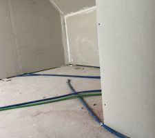 Placo isolant sur les murs
Chambre