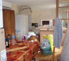 Vue de la cuisine, lors du déménagement