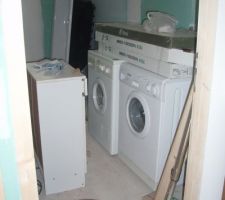 Salle de bain, lors du déménagement. On avait pas installé la beignoire!