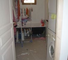 Vue de la salle de bain, après le déménagement