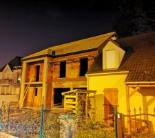 Avancée dans la pose du toit