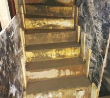 Pose de l'escalier b&eacute;ton