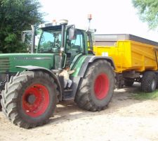 Tracteur pour enlever la terre