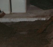 Deuxième partie de la dalle de bêton du sous-sol, en cours