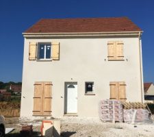 Ravalement en cours. Vue avant.
