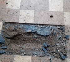 Nous avons cassé le carlage.
c'est sur cette photo que j'aimerais avoir des réponses et connaitre ce que son les couches differente que nous voyons dessus.