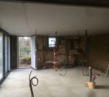 Plafond dans la partie plus basse... 2m13 : rassur&eacute; ce n'est pas choquant