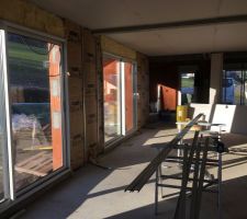 Réunion de chantier avant placo
Enfilade cuisine, séjour et salon