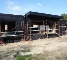 Mise en place du pare pluie avant bardage.