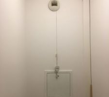 Goulote dans wc