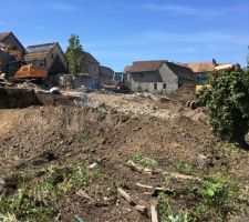 Démolition et évacuation des "ruines"