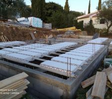 L'arase est faite, on passe au plancher