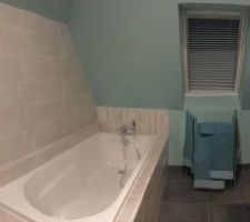 Salle de bains: coté baignoire