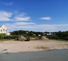 VUE FA&Ccedil;ADE DE NOTRE TERRAIN