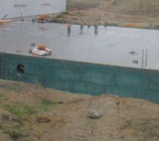 Photo de la dalle, mais ou sont les tuyaux d'eau froide et d'eau chaude?