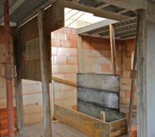 Coffrage pour la cr&eacute;ation de l'escalier