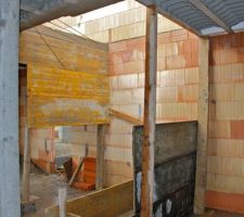 Coffrage pour la cr&eacute;ation de l'escalier