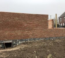 Pignon gauche et acc&egrave;s vide sanitaire