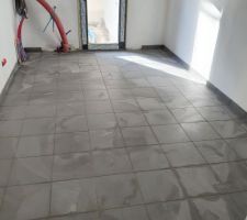 Carrelage cellier/ buanderie en cours