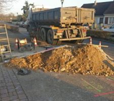Début des travaux Véolia pour viabiliser le terrain avec raccordement eau + TAE