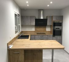 Cuisine posé par mes soins avec mon beauf et fini dans le week end. Ce ne fut pas de tout repos mais plutôt bien content du résultat