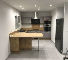 Cuisine posé par mes soins avec mon beauf et fini dans le week end. Ce ne fut pas de tout repos mais plutôt bien content du résultat