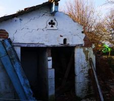 Cabanon pendant la destruction