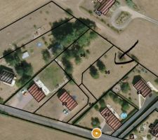 Le terrain est la parcelle 95 
le chemin d acces est la parcelle 94