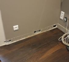 Dégâts suite infiltration, réparation on prépare l'arrivée de la fibre...