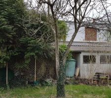 Vue maison depuis jardin avant travaux