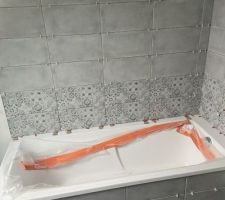 Faïence salle de bain en cours