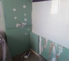 On a enlevé la baignoire pour faire une grande douche