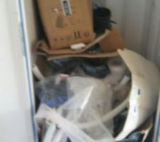 Voici le bazar laissé par les plombiers dans le local Ribo celui où la pompe à chaleur est situé